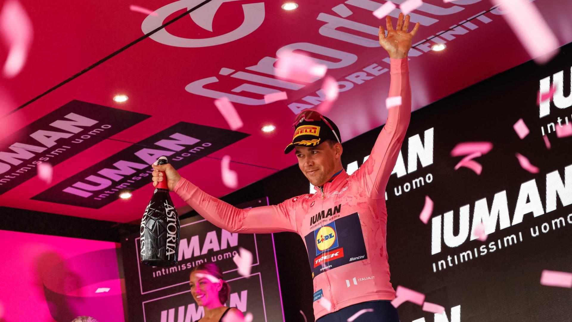 Mads Pedersen opanoval sprint třetí etapy Gira a je zpět v růžovém dresu!